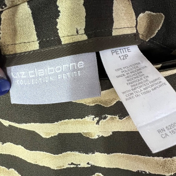 |•LIZ CLAIBORNE•| Safari Print Wrap Skirt Size 12 Petite - Picture 8 of 8